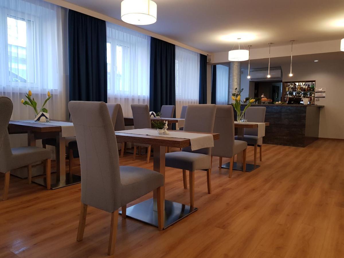 Brojan Hotel Jaworzno Kültér fotó